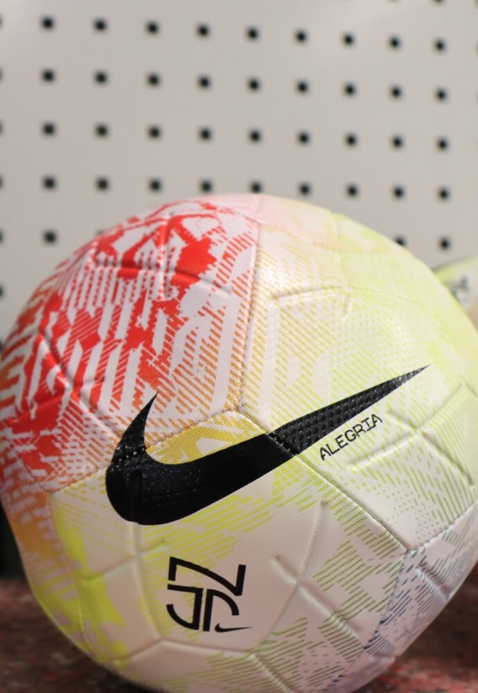 ONARANLAR KULÜBÜ İLE NIKE TOPLARINDAN AKSESUAR ATÖLYESİ