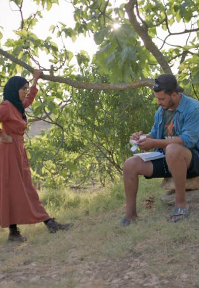 BAŞKA ÇARŞAMBA İNCİR AĞAÇLARININ ALTINDA